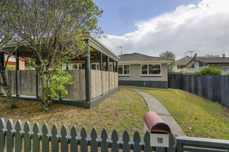 Photo of property in 18 La Perouse Street, Botany Downs, Auckland, 2010