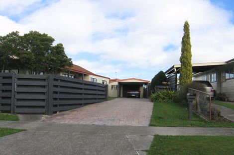 Photo of property in 6 Willowstream Grove, Cloverlea, Palmerston North, 4412