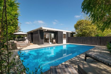 Photo of property in 473 Beach Road, Murrays Bay, Auckland, 0630