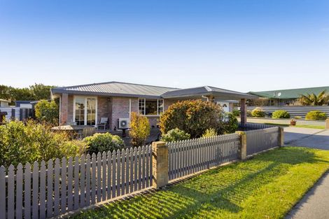 Photo of property in 20 Hira Street, Ohawe, Hawera, 4671