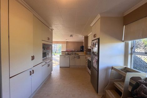 Photo of property in 16 Fairview Avenue, Feilding, 4702