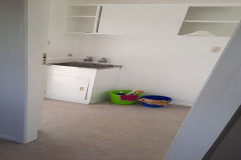 Photo of property in 3/200 Edmonton Road, Te Atatu South, Auckland, 0610