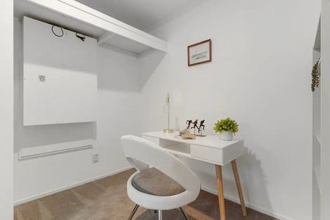 Photo of property in 26 Coles Crescent, Papakura, 2110