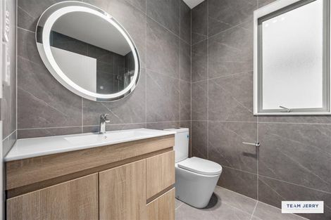 Photo of property in 11 Farranfore Road, Opaheke, Papakura, 2113