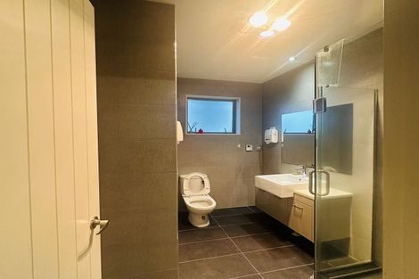 Photo of property in 22 Oak Bark Drive, Schnapper Rock, Auckland, 0632