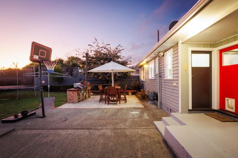 Photo of property in 40 Sutherland Crescent, Westbrook, Palmerston North, 4412