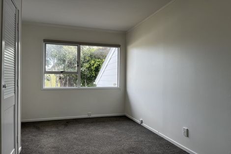 Photo of property in 20 Santiago Crescent, Unsworth Heights, Auckland, 0632