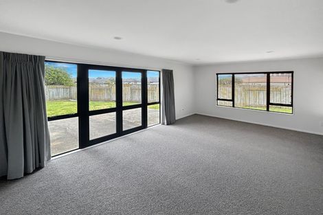Photo of property in 37 Logan Way, Kelvin Grove, Palmerston North, 4414
