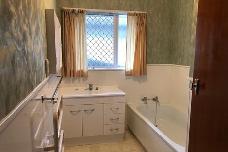 Photo of property in 31 Kapanui Road, Waikanae, 5036