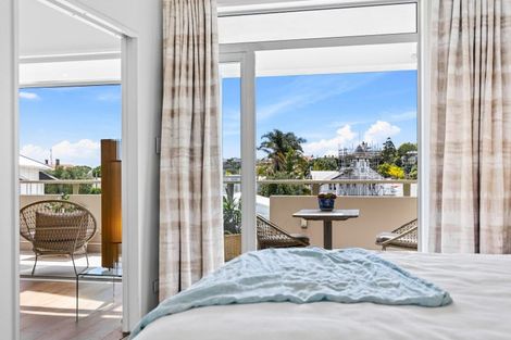 Photo of property in 2d/2 Queens Parade, Devonport, Auckland, 0624