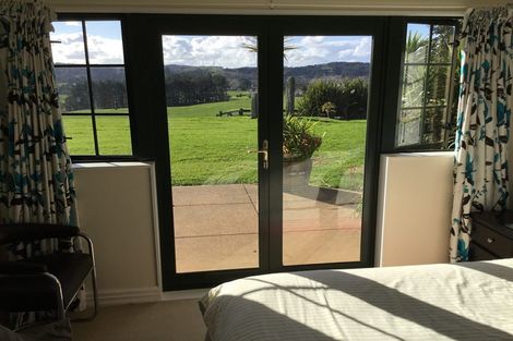 Photo of property in 915 Old North Road, Waimauku, 0882