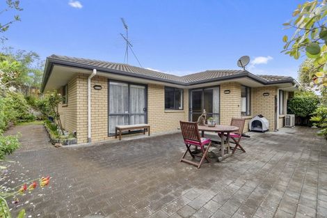 Photo of property in 17 Rathmar Drive, Manurewa, Auckland, 2105