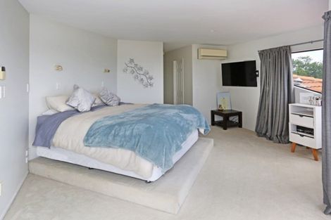 Photo of property in 6b Jayar Heights, Bombay, 2675