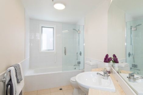 Photo of property in 1/211 Tamaki Drive, Kohimarama, Auckland, 1071