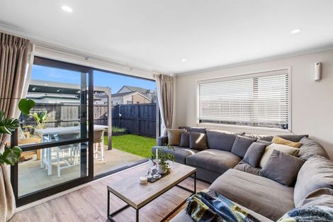 Photo of property in 11 Survila Street, Takanini, 2110