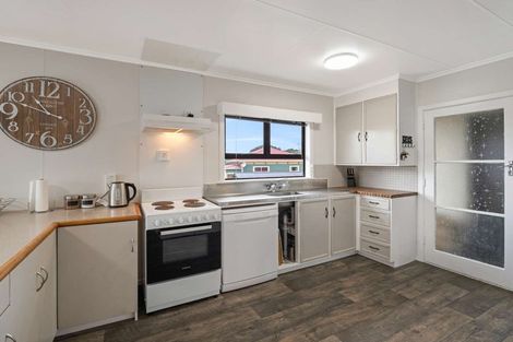 Photo of property in 54 Mosston Road, Castlecliff, Whanganui, 4501