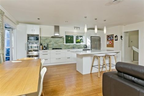 Photo of property in 28 Lavery Place, Sunnynook, Auckland, 0632
