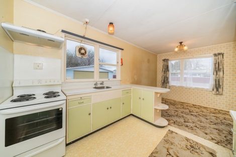 Photo of property in 6 Ellesmere Crescent, Highbury, Palmerston North, 4412