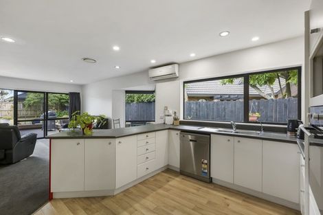 Photo of property in 19 Perotti Place, Conifer Grove, Takanini, 2112