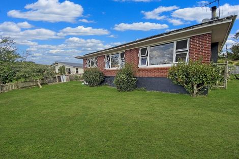 Photo of property in 8 Feltham Street, Hunterville, 4730