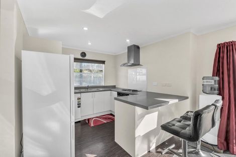 Photo of property in 7 Newfound Way, Glen Eden, Auckland, 0602
