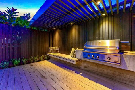 Photo of property in 1/517 Beach Road, Murrays Bay, Auckland, 0630