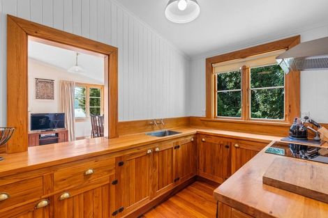 Photo of property in 1 Howard Street, Macandrew Bay, Dunedin, 9014