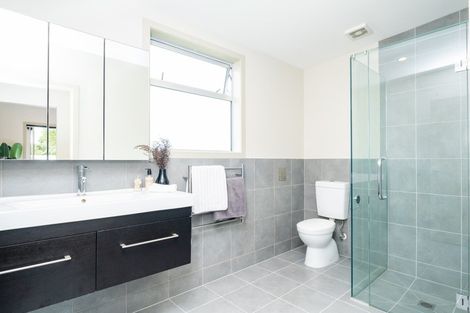 Photo of property in 2 Albert Street, Clive, 4102