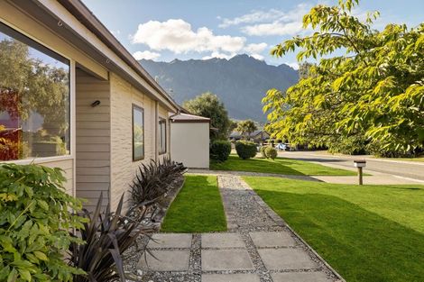 Photo of property in 8 Kawarau Place, Frankton, Queenstown, 9300