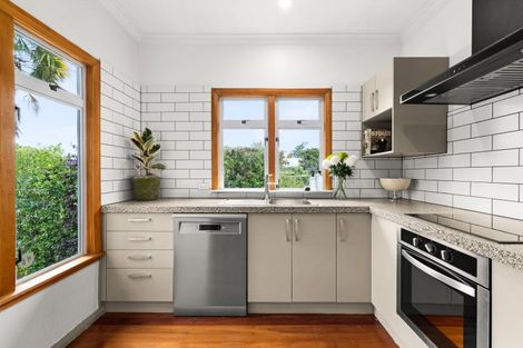 Photo of property in 13 Mchardy Street, Havelock North, 4130