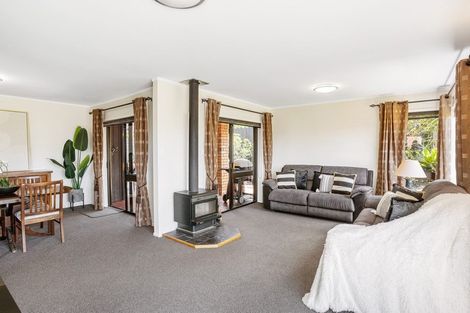 Photo of property in 10 St Simon Place, Botany Downs, Auckland, 2010