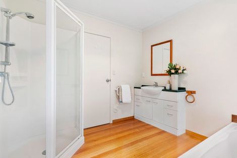 Photo of property in 4/177 Carlisle Road, Northcross, Auckland, 0632