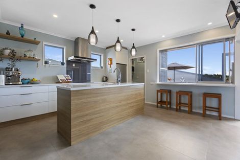 Photo of property in 17 Tainui Street, Welbourn, New Plymouth, 4312