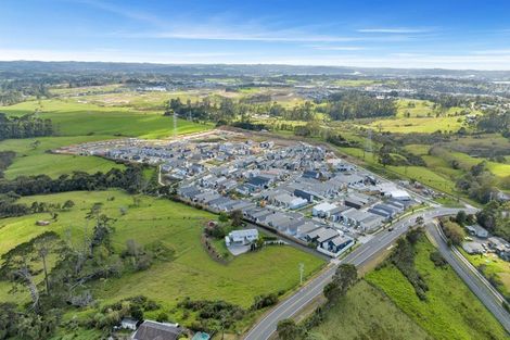 Photo of property in 33 Red Hills Road, Massey, Auckland, 0614