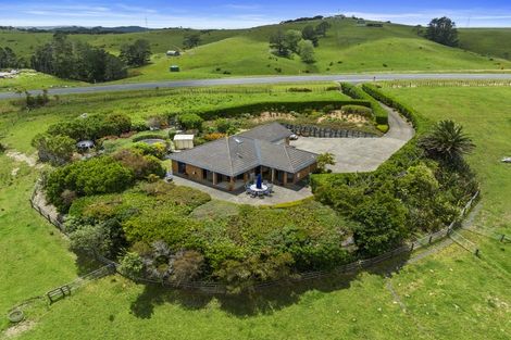 Photo of property in 1611 Kaipara Coast Highway, Kaukapakapa, 0984