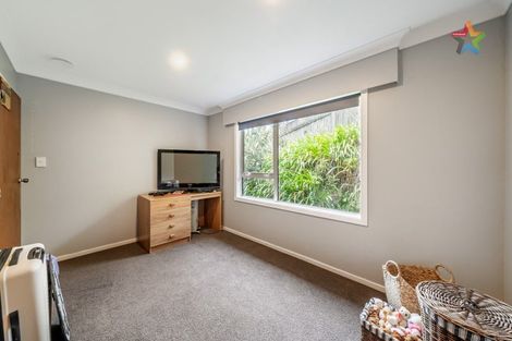 Photo of property in 12 Waipuna Grove, Stokes Valley, Lower Hutt, 5019