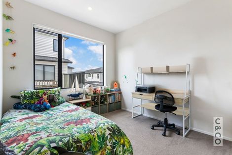 Photo of property in 5 Byron Drury Way, Riverhead, 0820