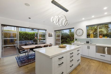 Photo of property in 6 Regent Street, Devonport, Auckland, 0624