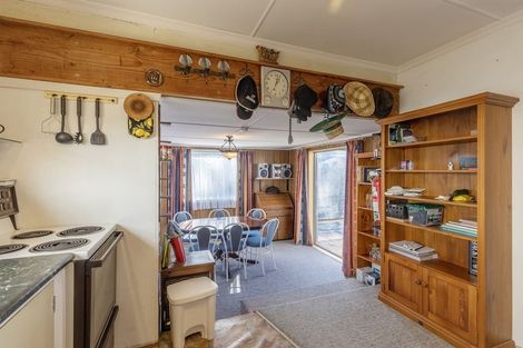 Photo of property in 31 Parerohi Grove, Kuratau, Turangi, 3381