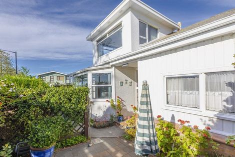 Photo of property in 619 Marine Parade, Napier South, Napier, 4110