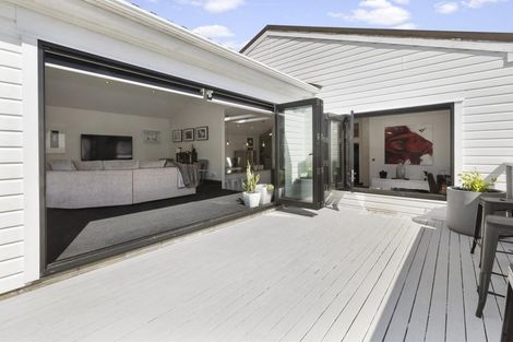 Photo of property in 17 Ferguson Street, Newtown, Wellington, 6021