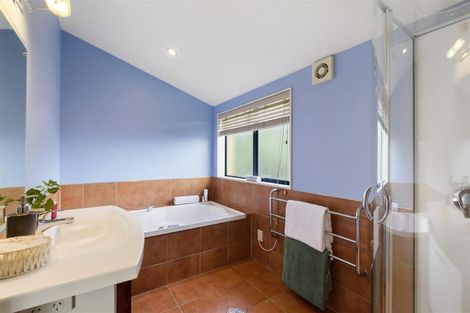 Photo of property in 166 Holmes Road, Waiuku, 2682