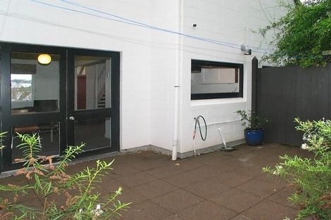 Photo of property in 18/10 Pitarua Street, Thorndon, Wellington, 6011