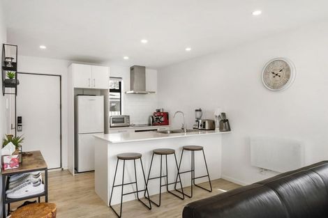 Photo of property in 7/60 Hepburn Road, Glendene, Auckland, 0602