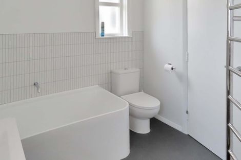 Photo of property in 5 Bathurst Street, Silverstream, Upper Hutt, 5019