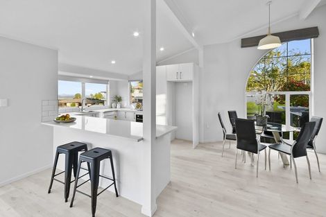 Photo of property in 1 Tremen Place, Pukekohe, 2120