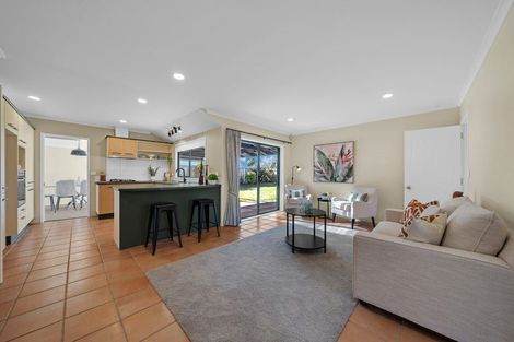 Photo of property in 3 Russett Grove, Henderson, Auckland, 0612