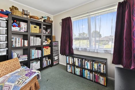 Photo of property in 16 Brynbela Court, Papakura, 2110