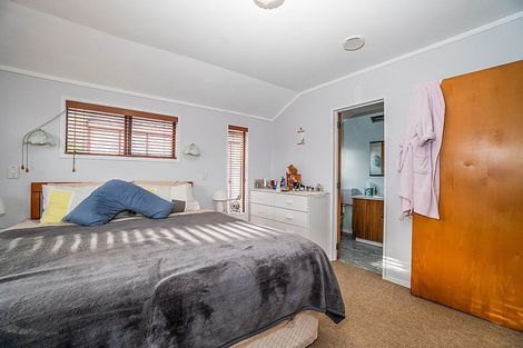 Photo of property in 24 Tiverton Crescent, Whalers Gate, New Plymouth, 4310
