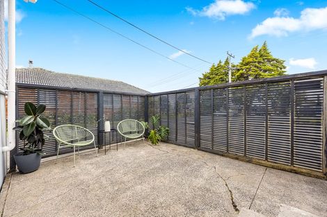Photo of property in 115 Sunnyside Road, Sunnyvale, Auckland, 0612
